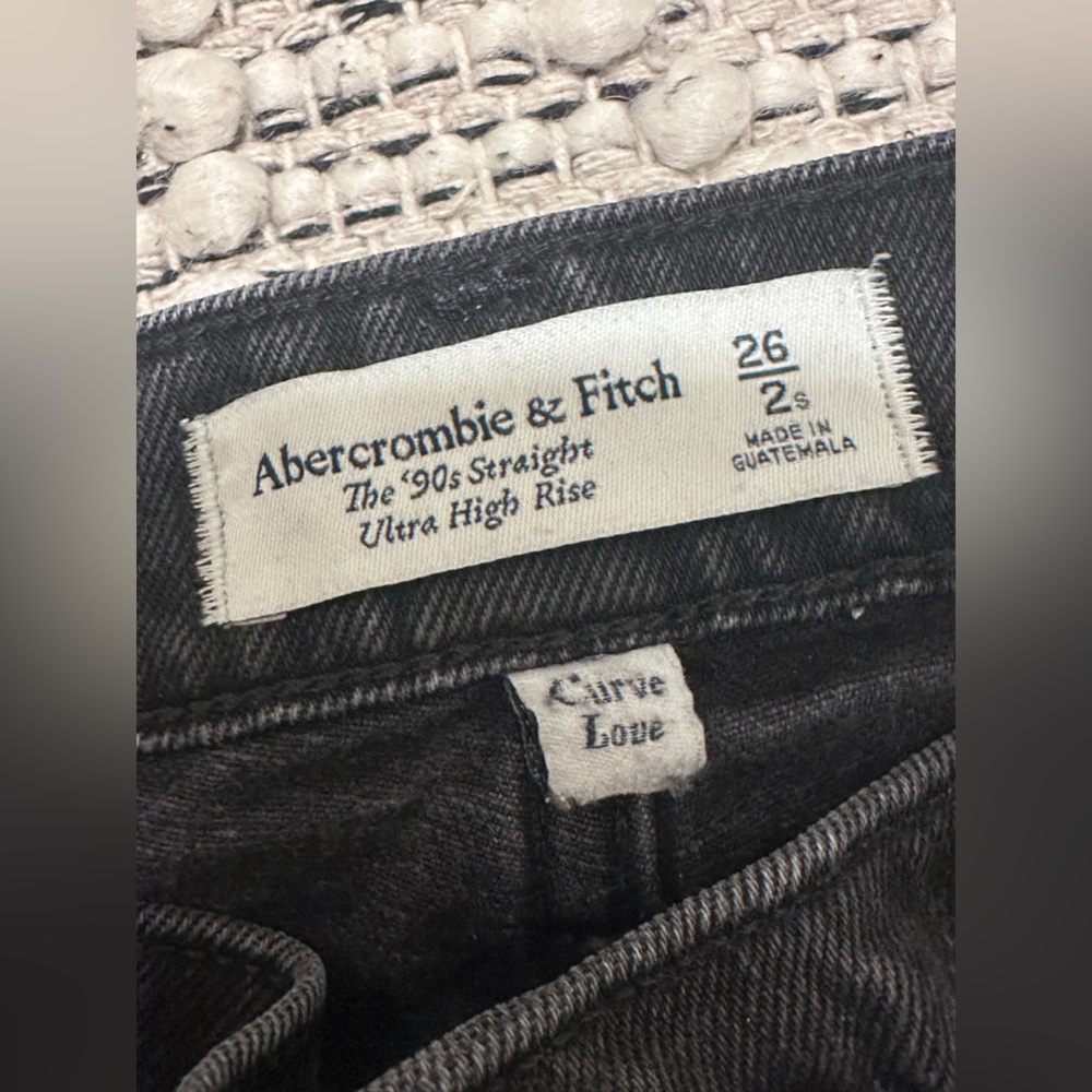 Abercrombie & Fitch The 90’s Straight Ultra High Rise Curve Love Jeans - Picture 5 of 9